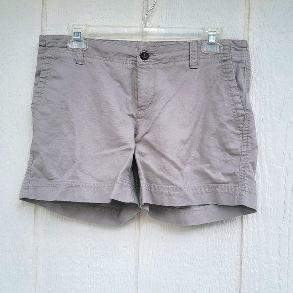 The North Face khaki tan linen cotton blend shorts size 6. - Picture 1 of 4